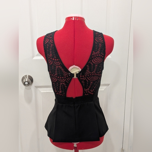 Top - Picture 2 of 2